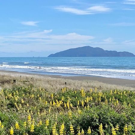 Otaki Beachfront Getaway Экстерьер фото