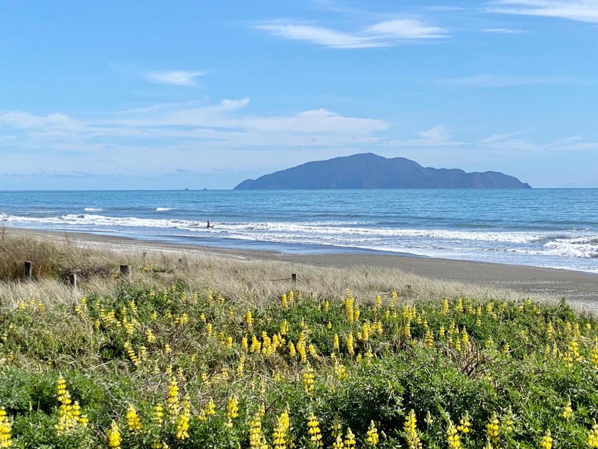 Otaki Beachfront Getaway Экстерьер фото