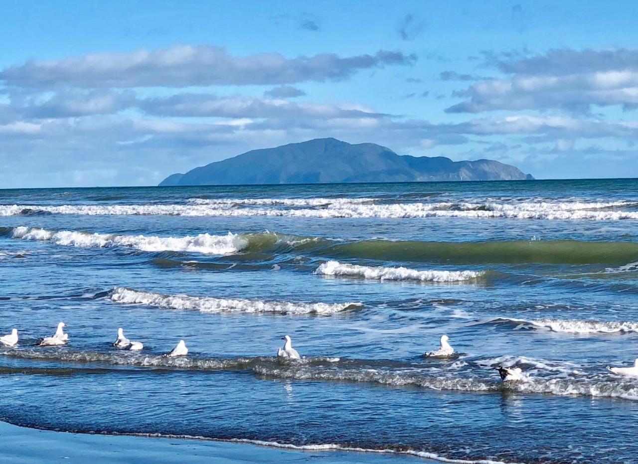 Otaki Beachfront Getaway Экстерьер фото