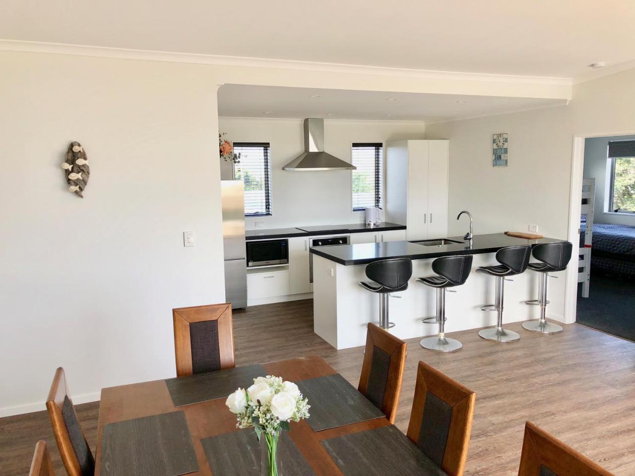 Otaki Beachfront Getaway Экстерьер фото